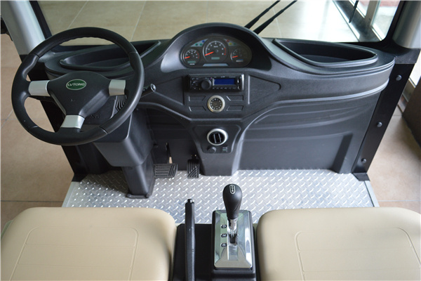 八座旅游電動(dòng)觀光車-駕駛室